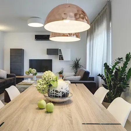 Authentic * Пула